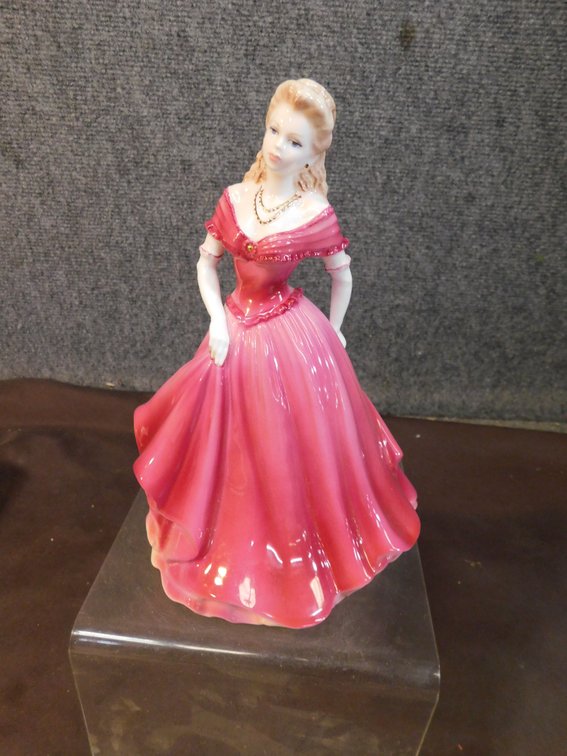 1993 Coalport Bone China "Ladies of Fashion Belinda" 8" T Figurine