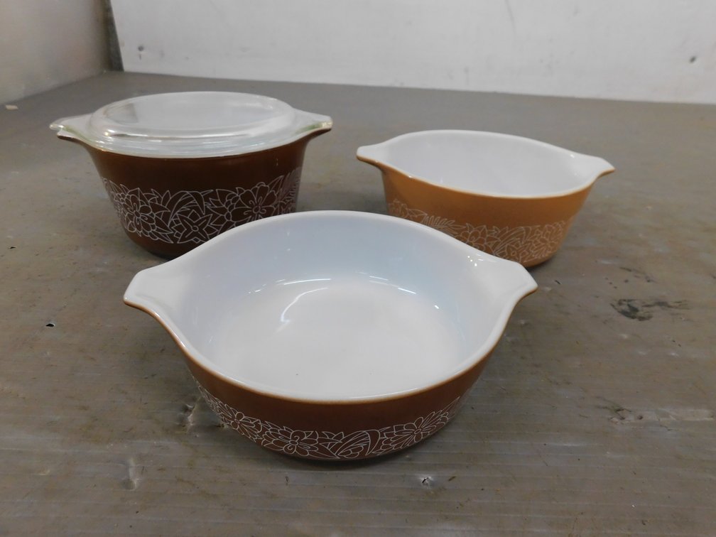 Three Vintage Pyrex Woodland Casserole Dishes with One Lid