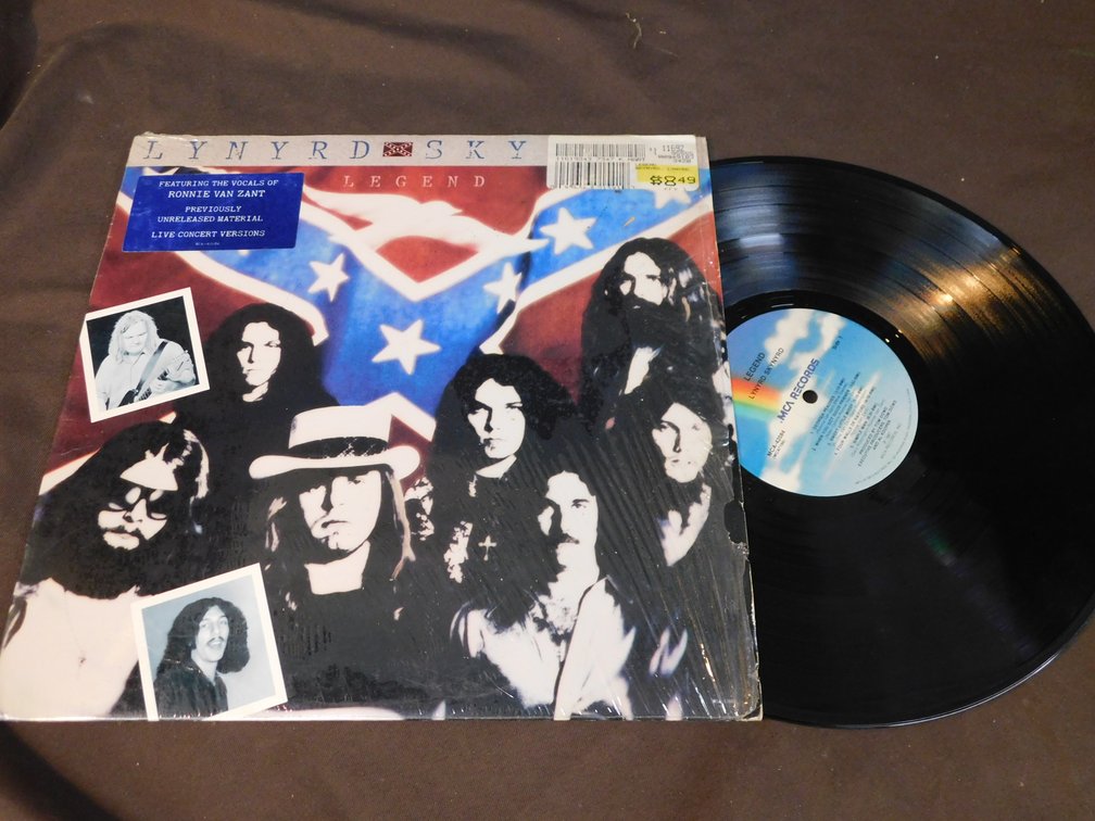 Lynyrd Skynyrd 33 LP Album "Legend"