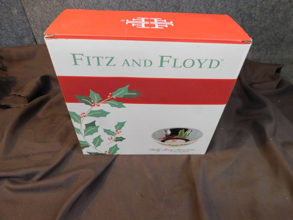Fitz and Floyd Holly Berry Snowman Serving Bowl, New