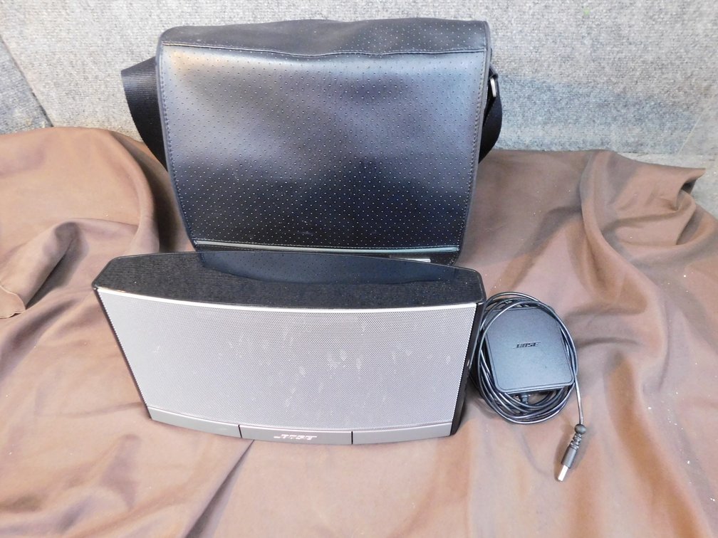 Bose Sound Dock Portable Digital Music System with Bag, Charger Included