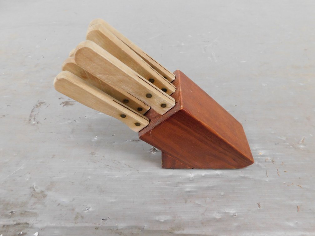 Six Steak Knives in Block