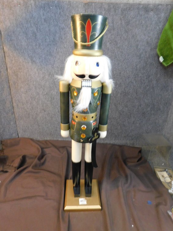 32" T Nutcracker