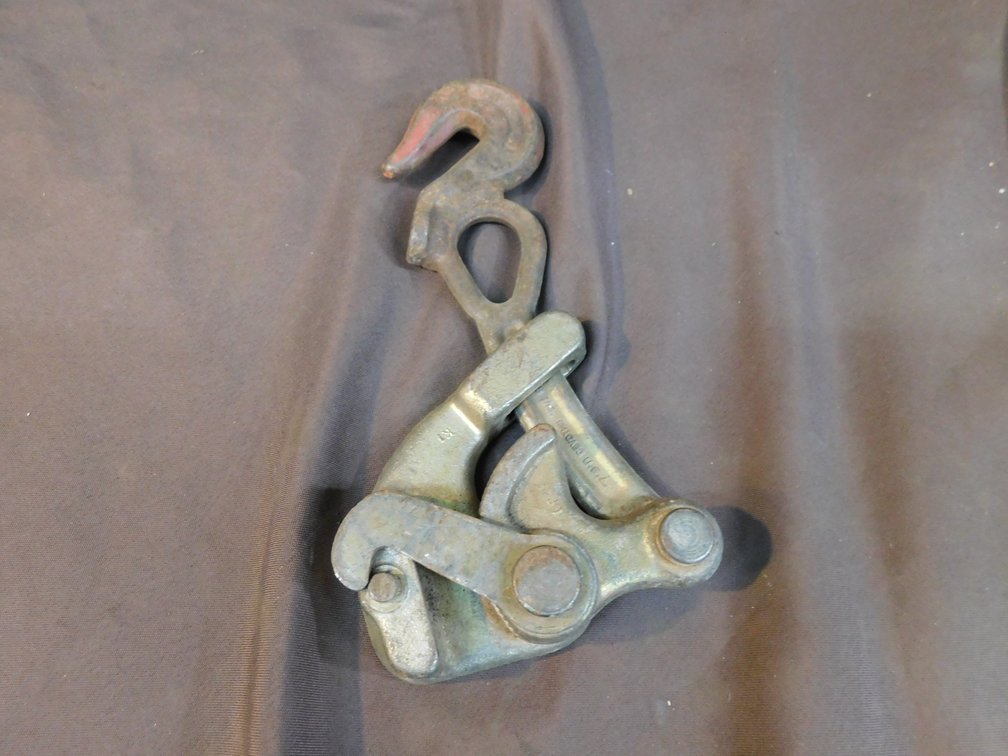 Cable puller
