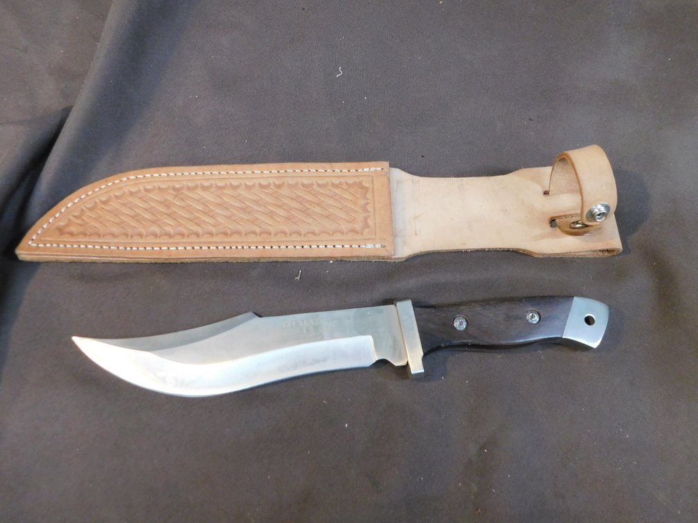 BuckKnives V3 Fixed Blade Knife with Leather Sheath approx. 11in