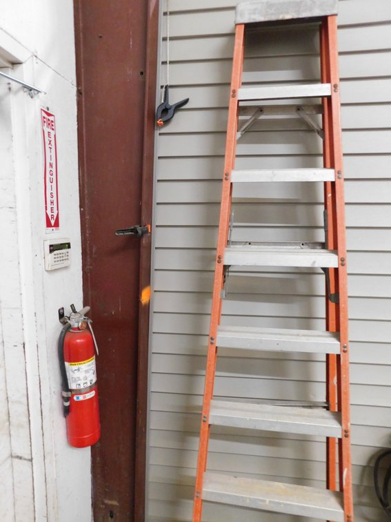 Louisville 8ft step ladder