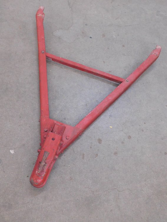 Flat towing hitch bar