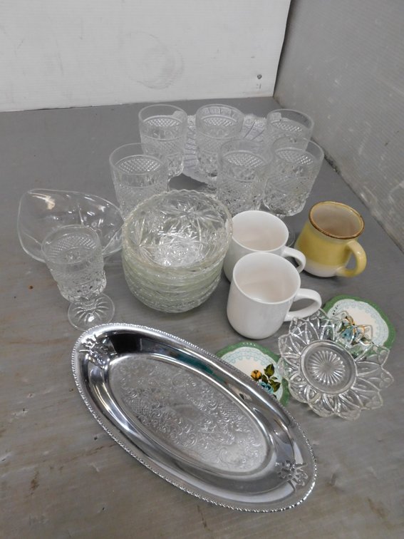 Lot of Assorted Glassware etc.