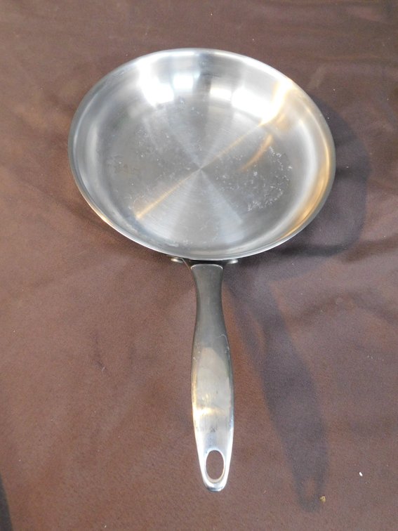 Belgique Stainless Steel 9.5" Skillet