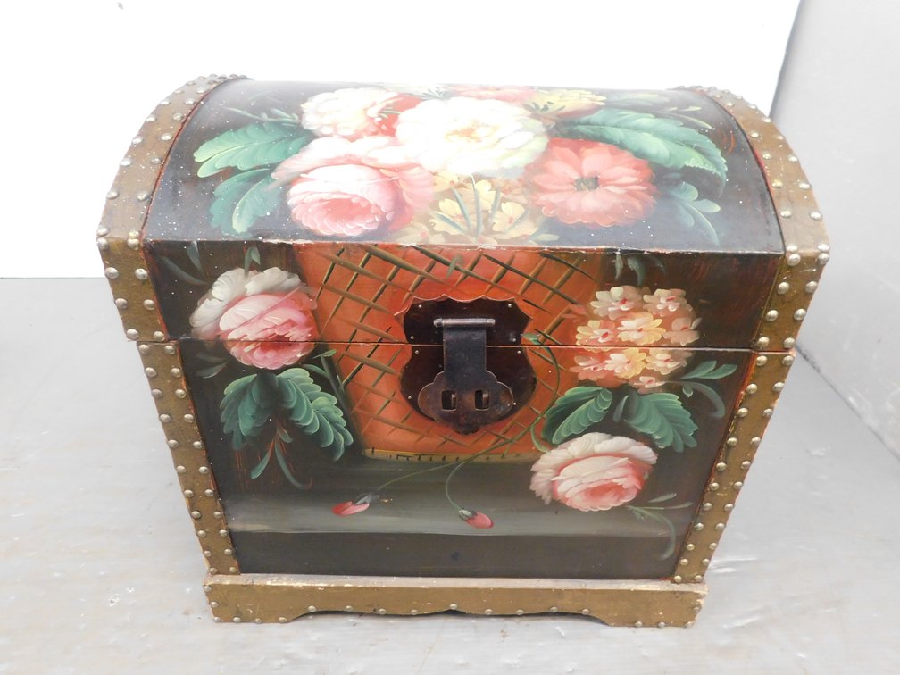 Decorative Trunk 19 3/4" x 16" x 20"