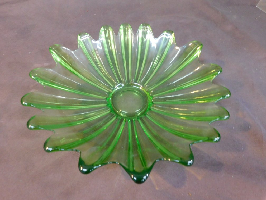 Fostoria Art Glass Bowl 11" D