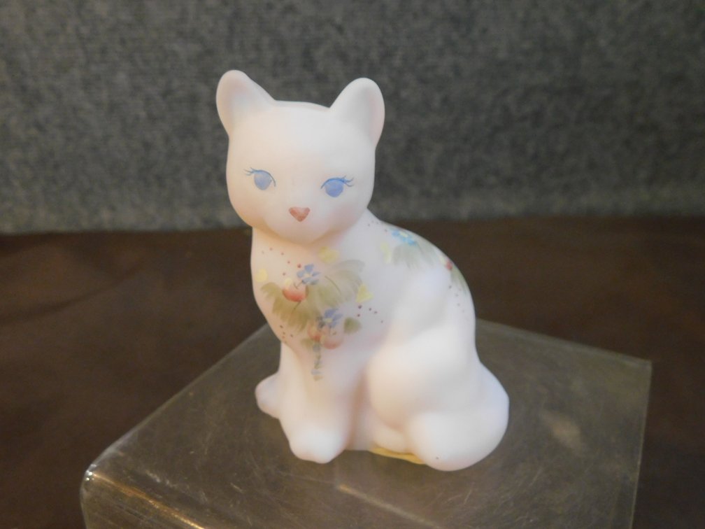 Vintage Fenton Hand painted Cat 3 1/2" T