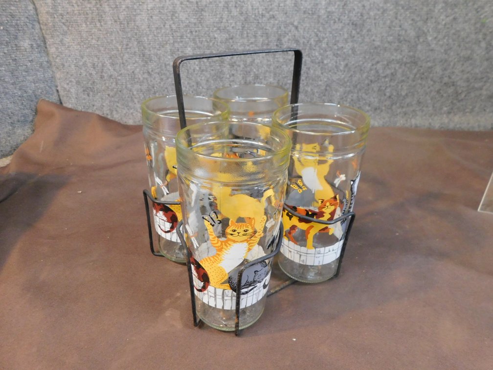 Vintage Anchor Hocking "Cats and Butterflies on a Fence" Glass Tumbler with Wire Caddy
