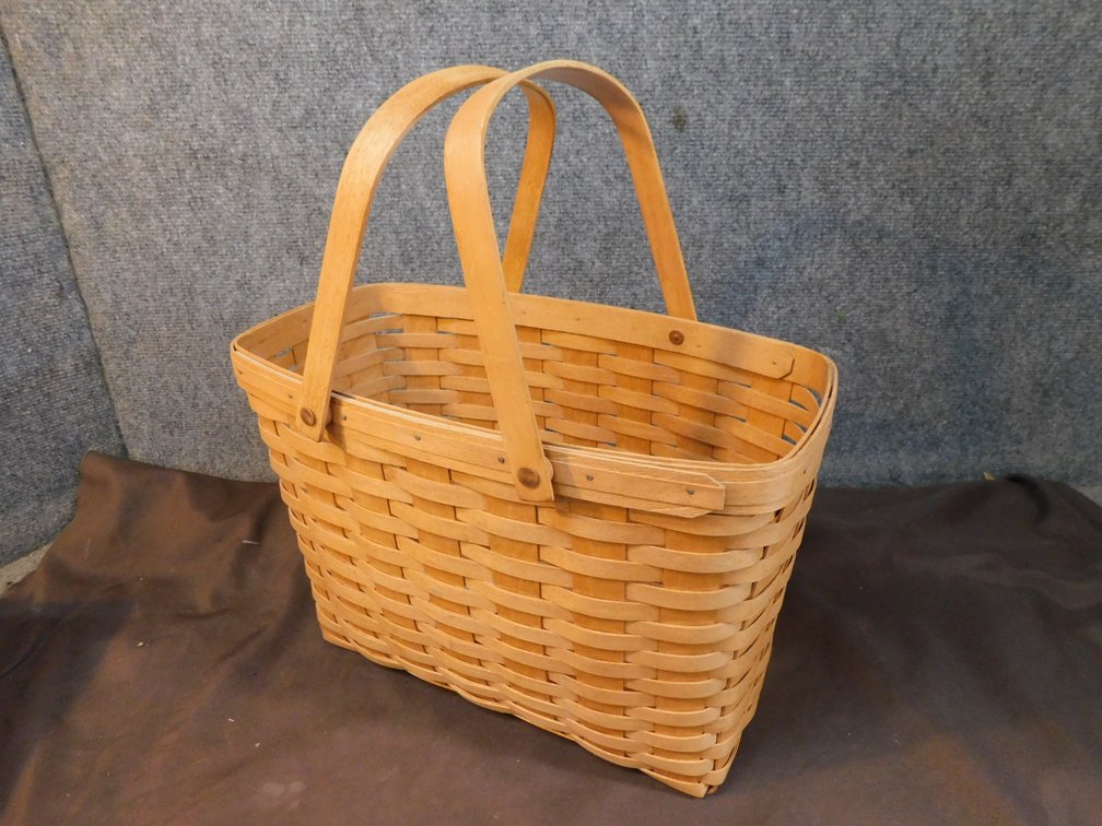 1991 Longaberger Basket 9" x 15 1/2" X 12"