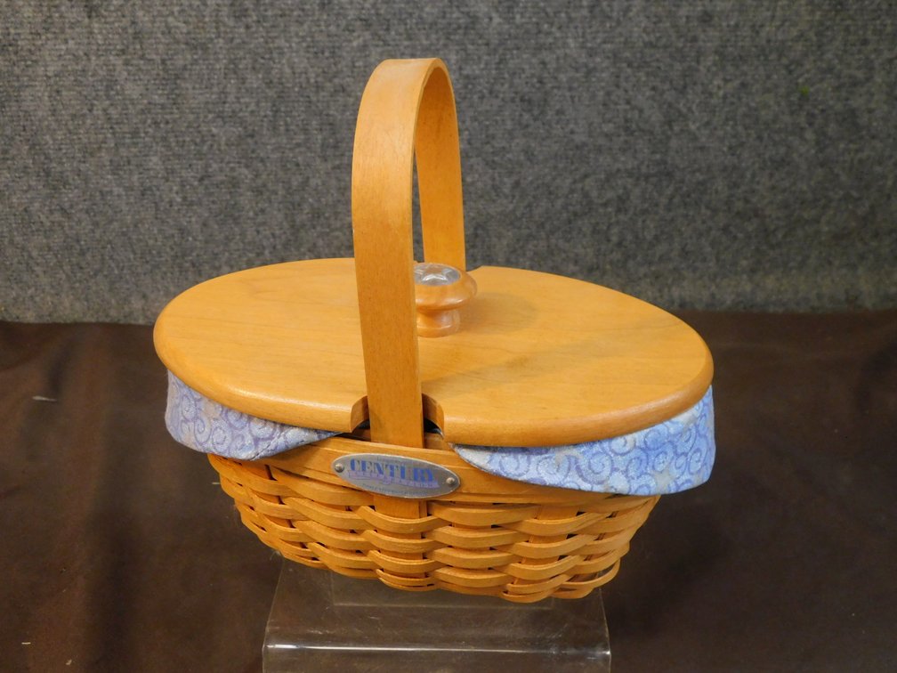 2000 Longaberger Century Basket with Lid, Liner 7 1/2" x 4 1/2" x 3 1/2" with Fixed Handle