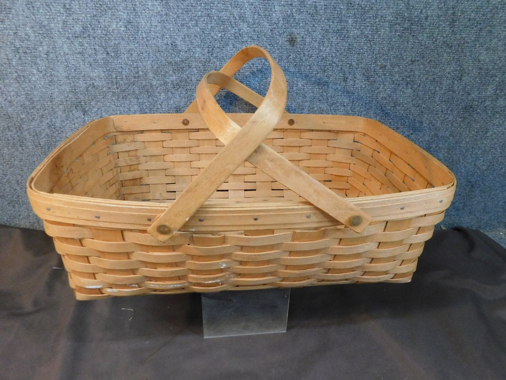 1990 Longaberger Basket 19" x 12" x 6"