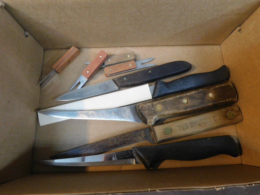Assorted Knives