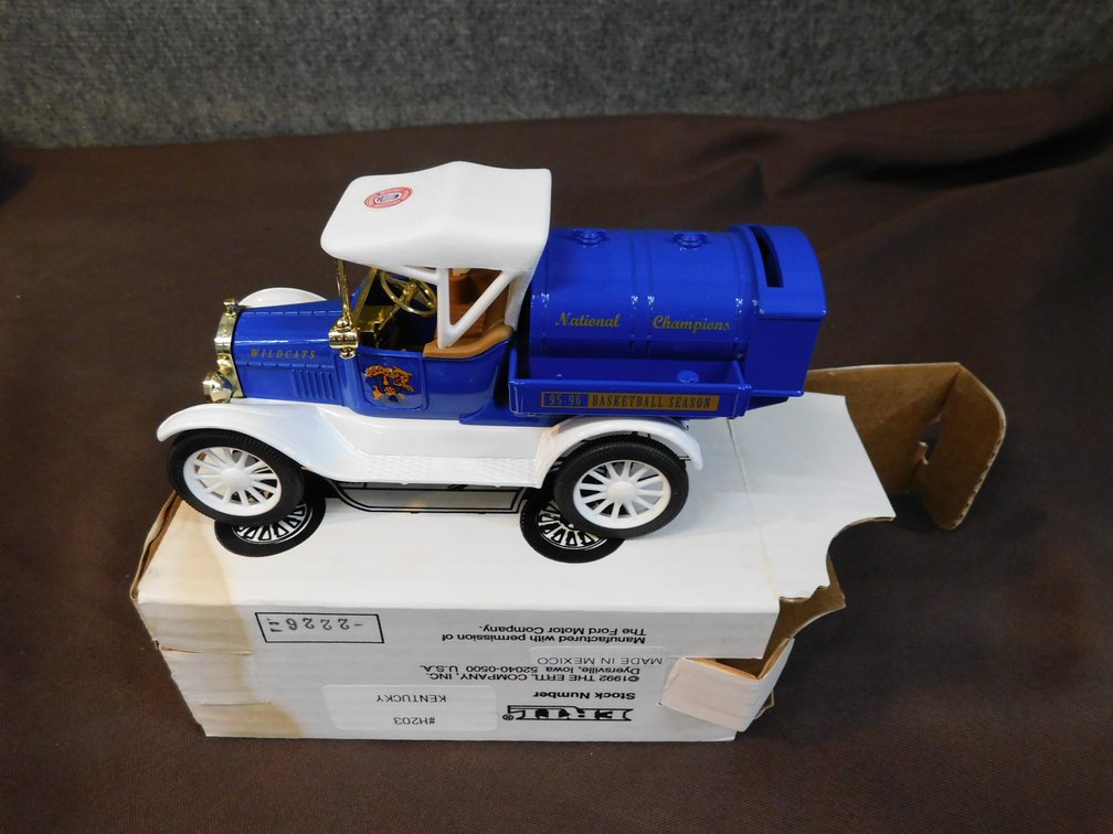 Ertl Collectible 1918 Tanker Die Cast Bank UK National Champions