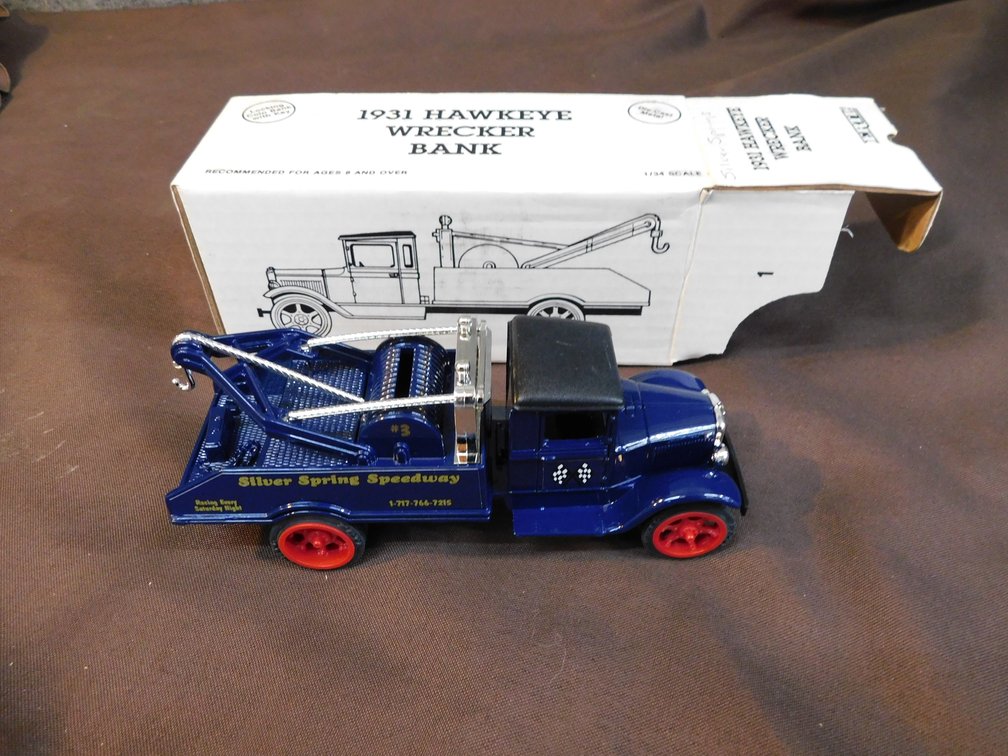 Collectible Die Cast 1931 Hawkeye Wrecker Die Cast Bank Silver Springs