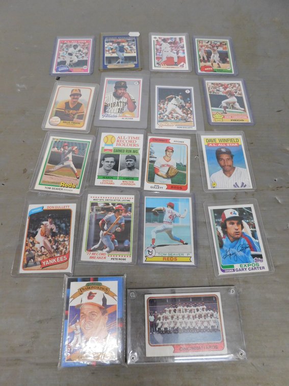 Lot of Assorted Baseball Trading Cards
