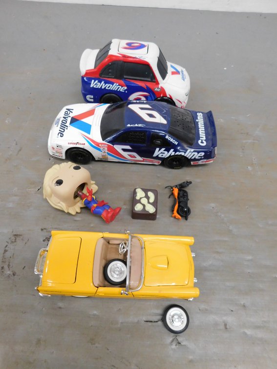 Bobblehead, Ertl Valvoline Car, Collectible Valvoline Car