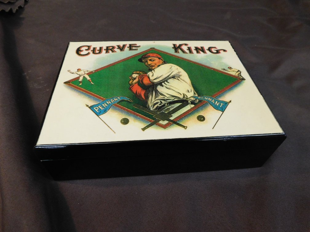 Curve King Cigar Box
