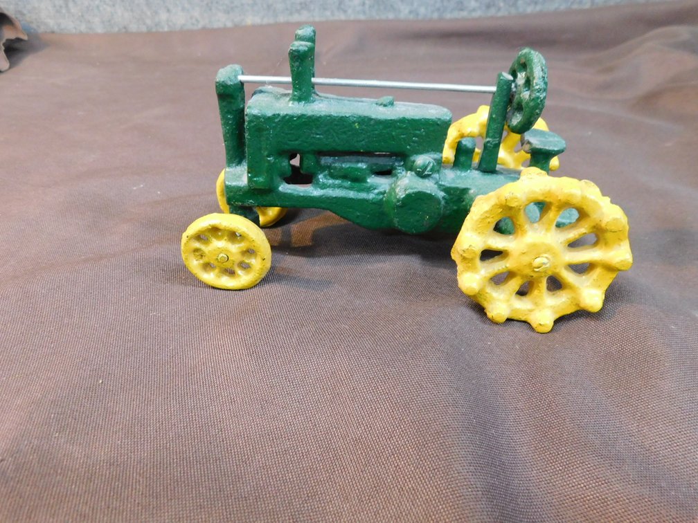 Cast Iron Tractor 6" L