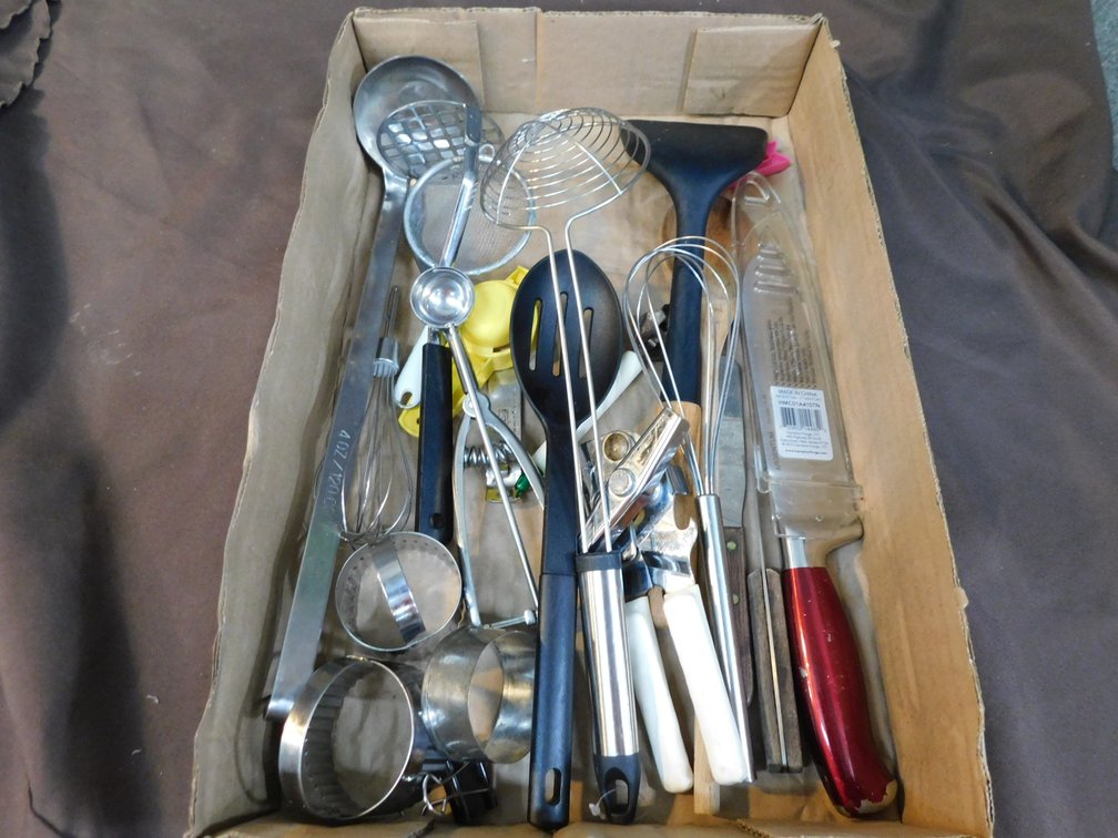 Assorted Kitchen Utensils