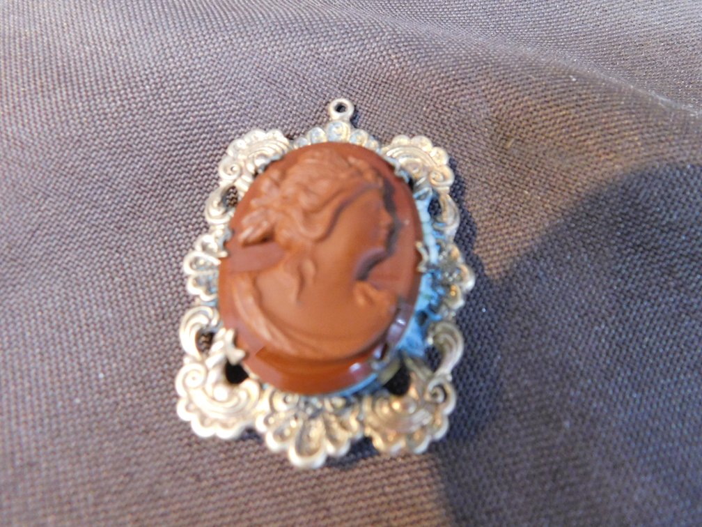 Vintage Cameo