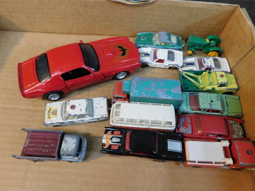 Lot of Assorted Die Cast Vehicles