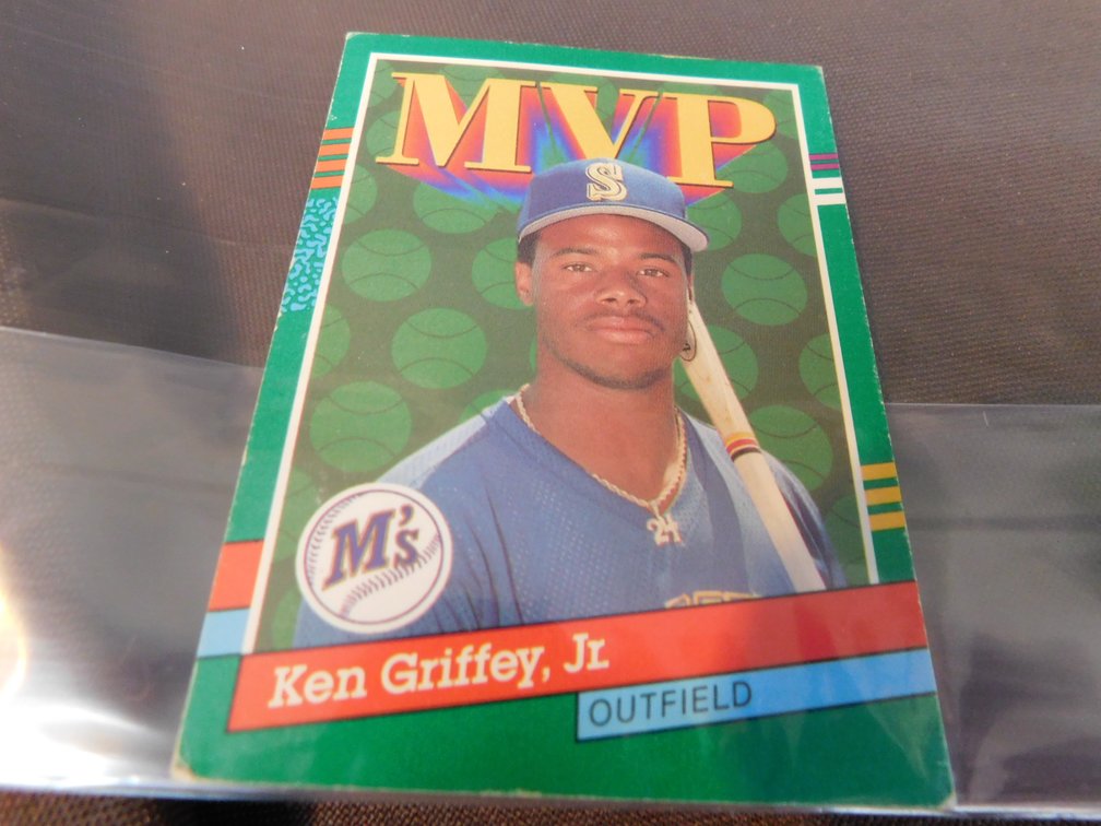1990 Leaf, Ken Griffey, Jr Card #392, Error Card No. Dot After Inc