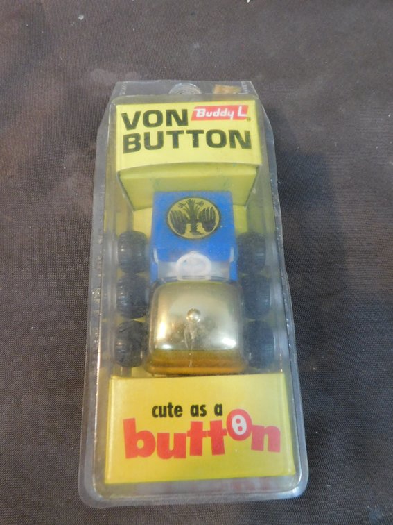 Vintage Buddy L Von Button "Cute as a Button" Die Cast Car No. 4101