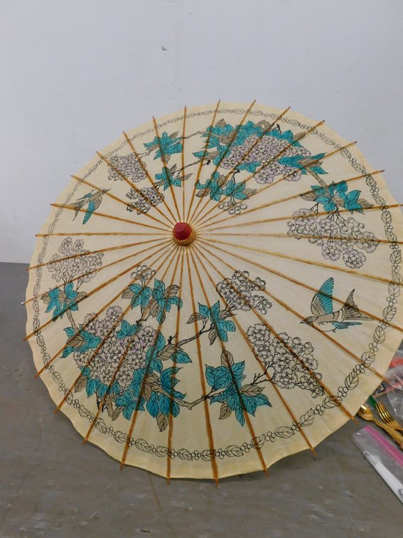 Oriental Parasol 22"