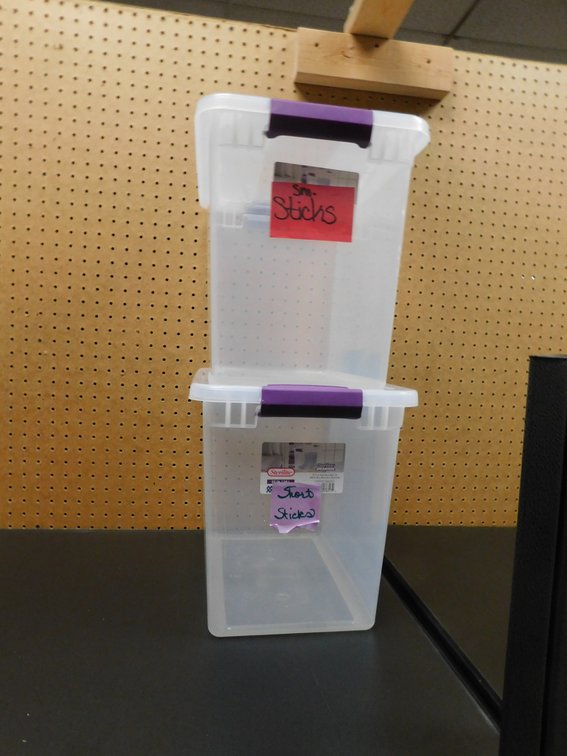 2-27 Quart Storage Containers