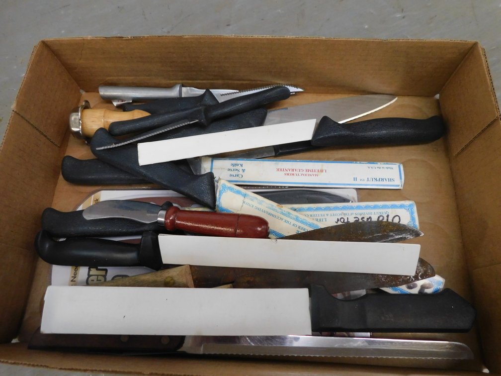 Lot of Assorted Kitchen Knives