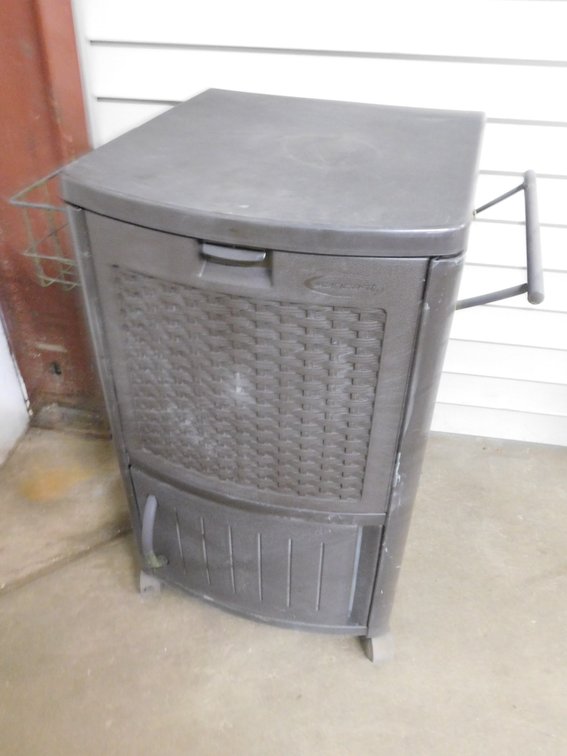 Patio Cooler 20" x 22" x 34"