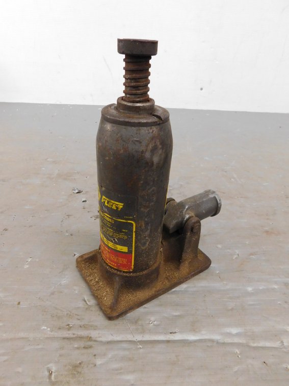 Napa Fleet Bottle Jack