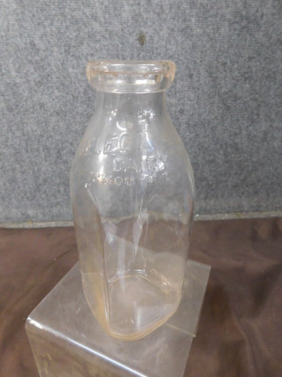 Vintage Select Dairy Portsmouth, Ohio Quart Milk Bottle
