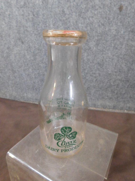 Vintage One Pint Clover Brand Dairy Products