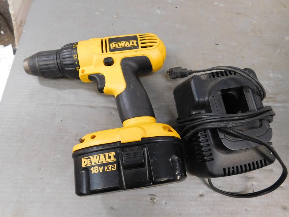 Dewalt 1/2" Cordless Drill/Driver with Battery and Charger, Untested