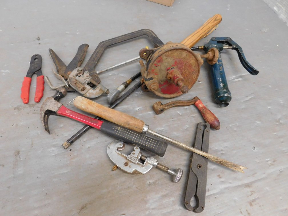 Grease Gun, Pipe Cutter etc.