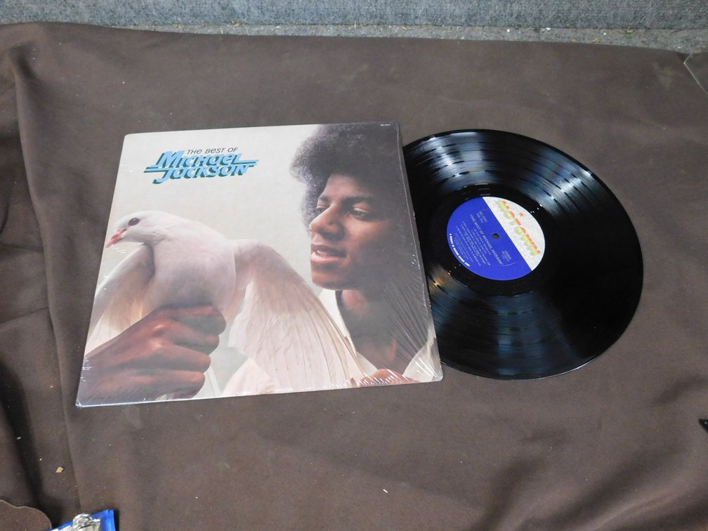 The Best of Michael Jackson 33 LP Record Album
