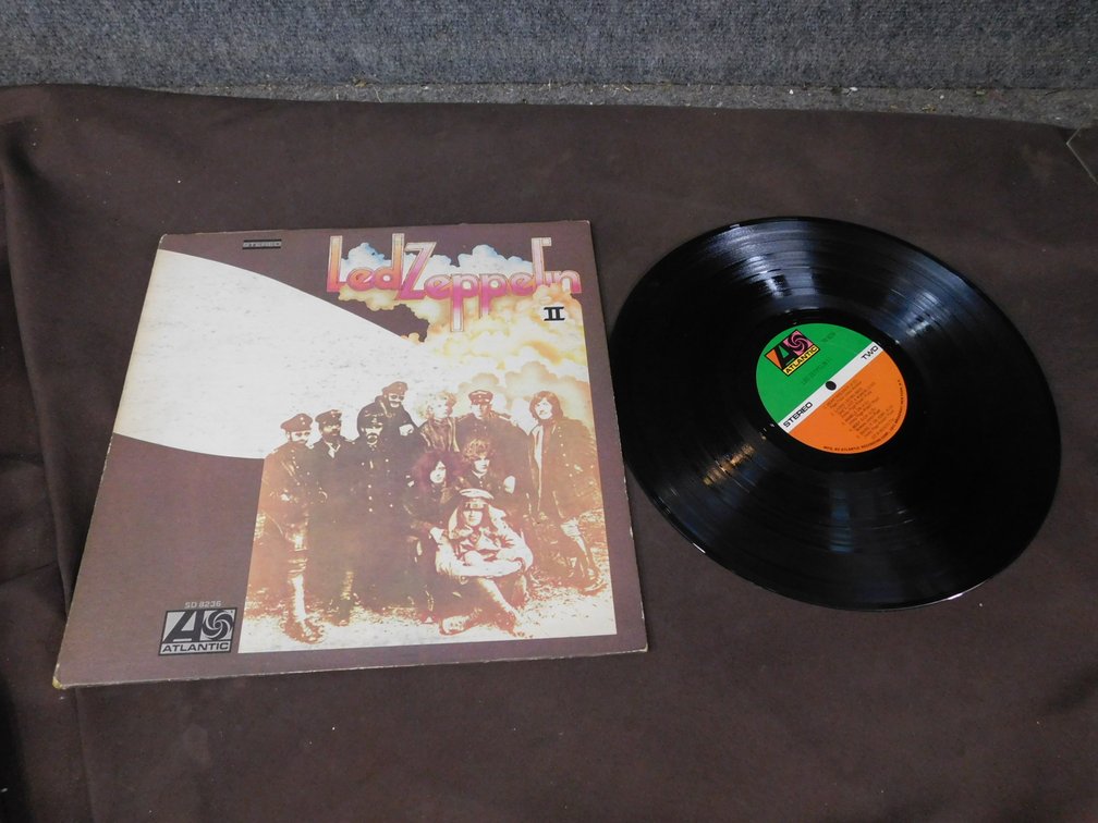 Led Zeppelin II 33 LP Record Album