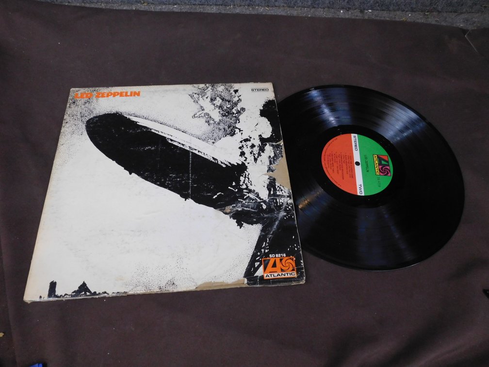 Led Zeppelin 33 LP Record Album