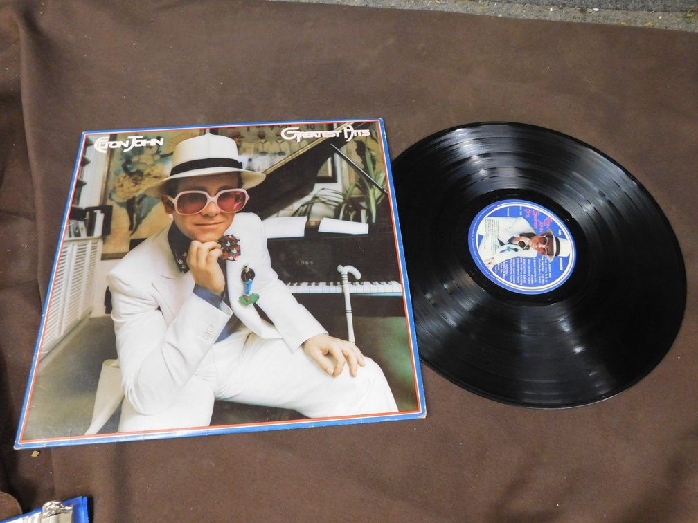 Elton John "Greatest Hits" 33 LP Record Album