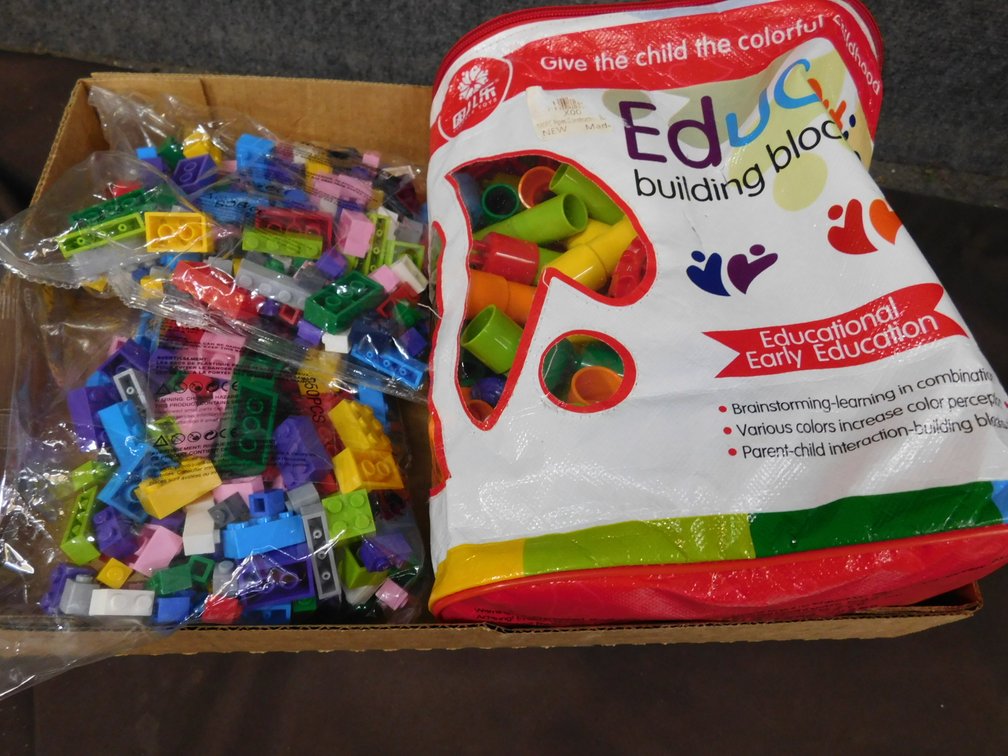 Lot of Assorted Building Blocks