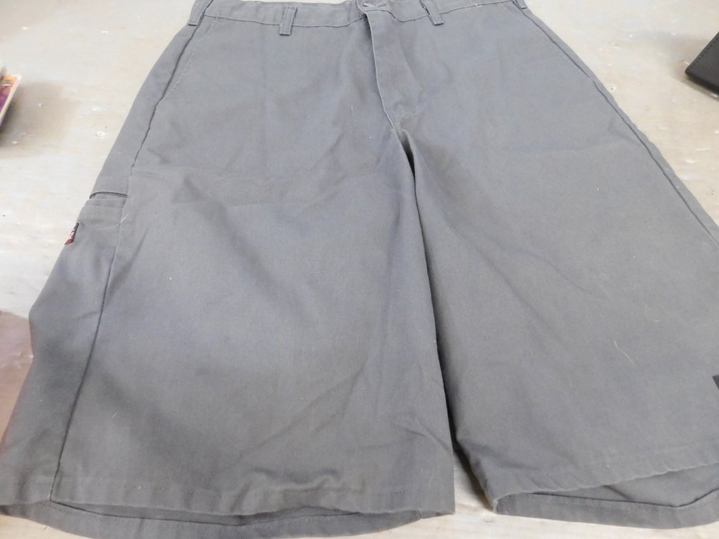 Dickies Men's Short Size 36