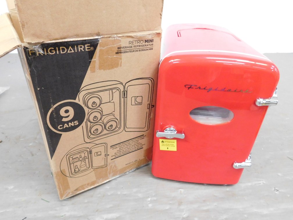 Frigidaire Retro Mini 9 Can Cooler, Appears New