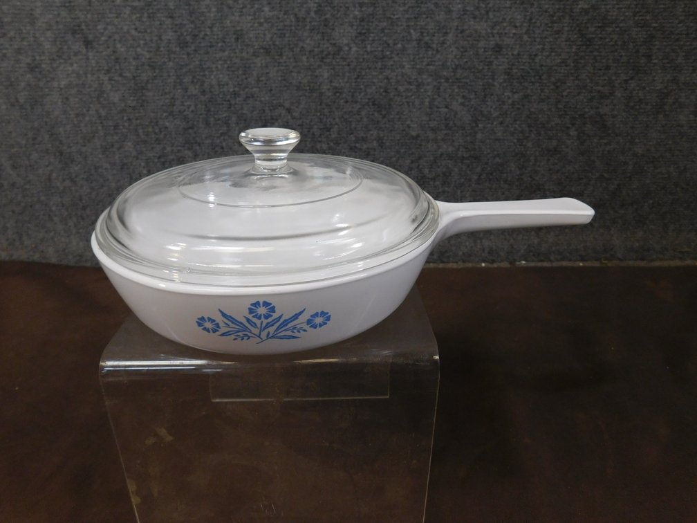 P-83-B 6 1/2" Corning Ware with Lid