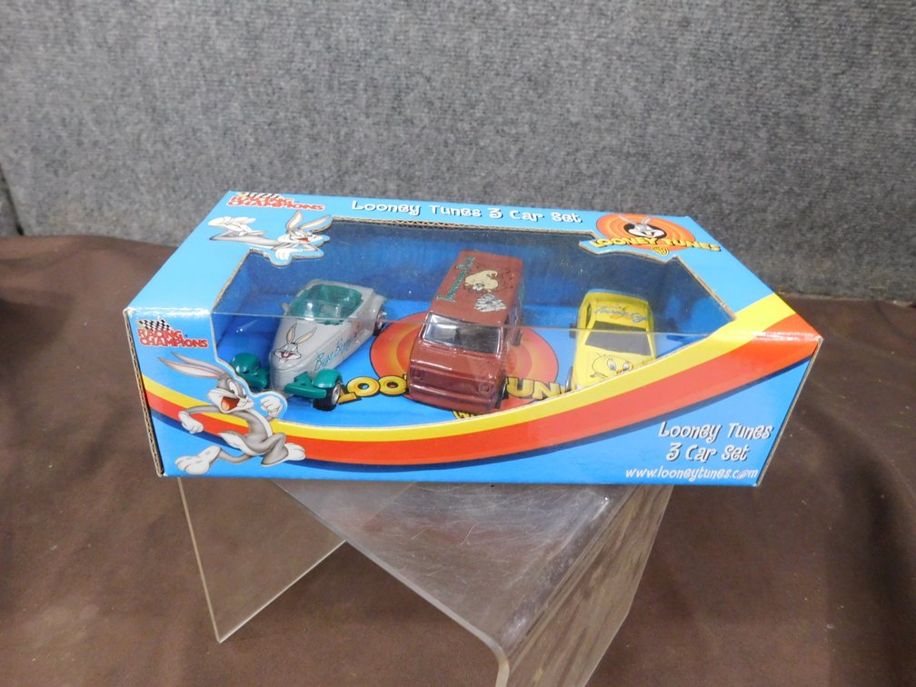 Racing Champions Looney Tunes Car Set, New in Package